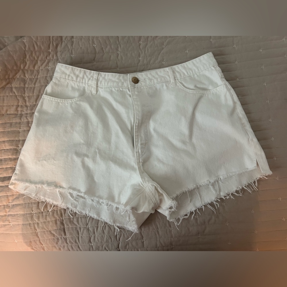 White Frayed Hem Women Shorts